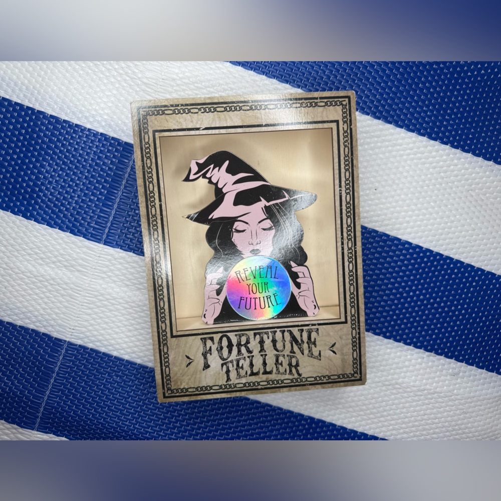 ✨🎉 NEW Fortune Teller Table Decor With Battery Operated/Included - Picture 11 of 14